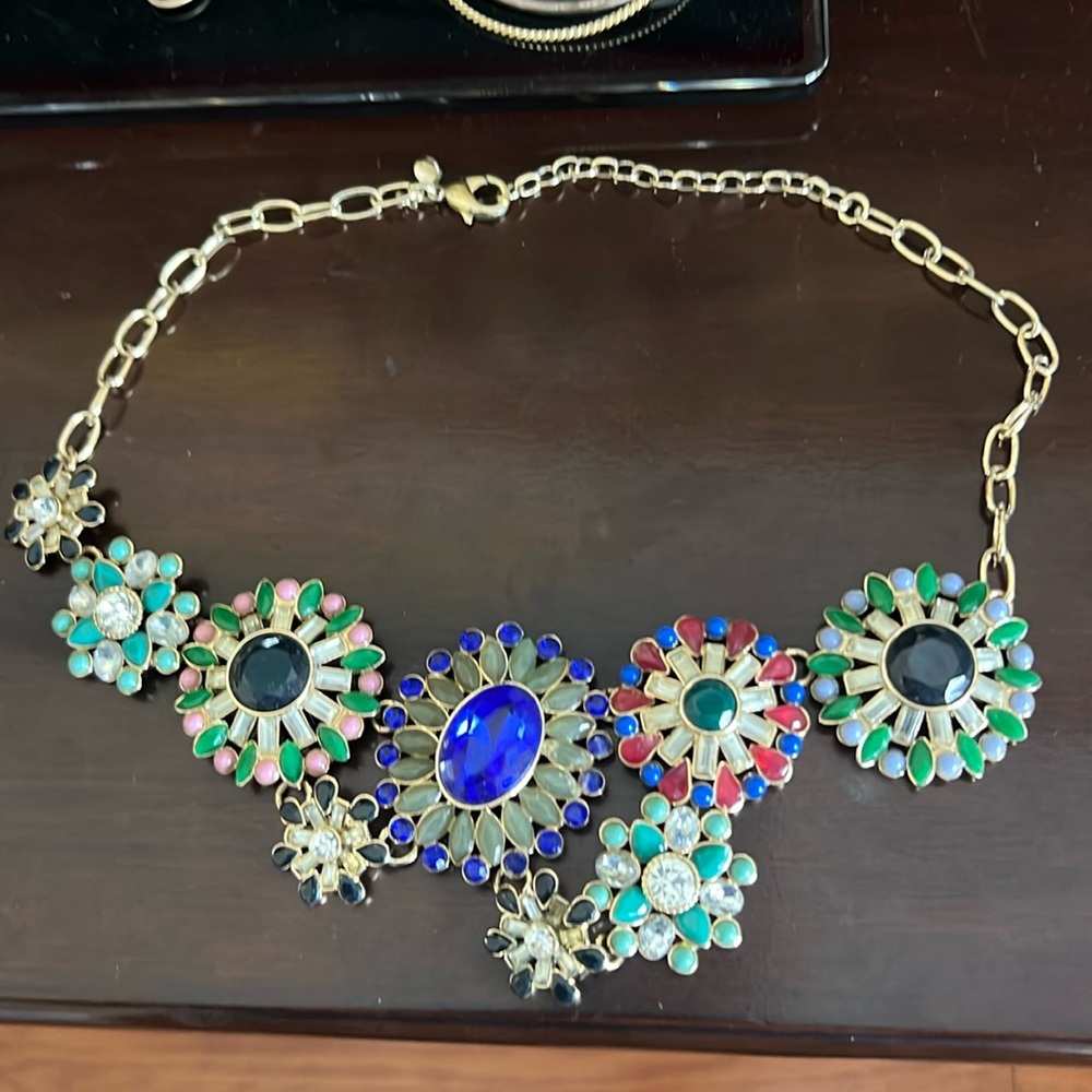 Statement necklace